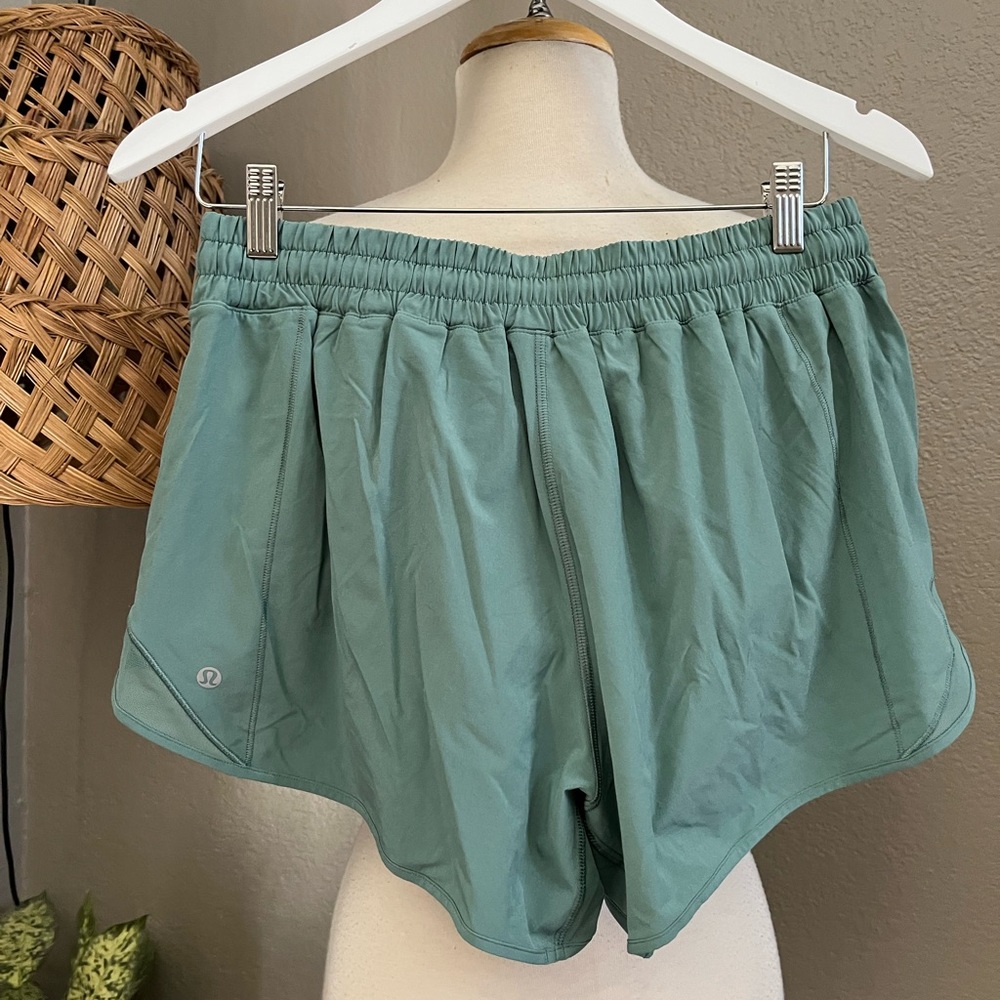 Lululemon Hotty Hot Shorts II *2.5” - Picture 5 of 7